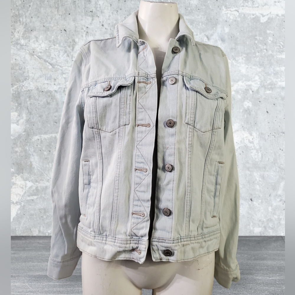 Old Navy Jean Jacket 100% Cotton Size M